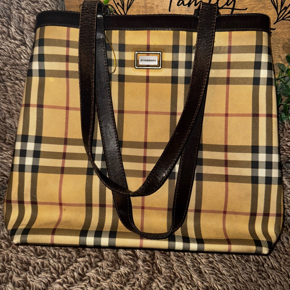 Vintage Burberry purse 👜